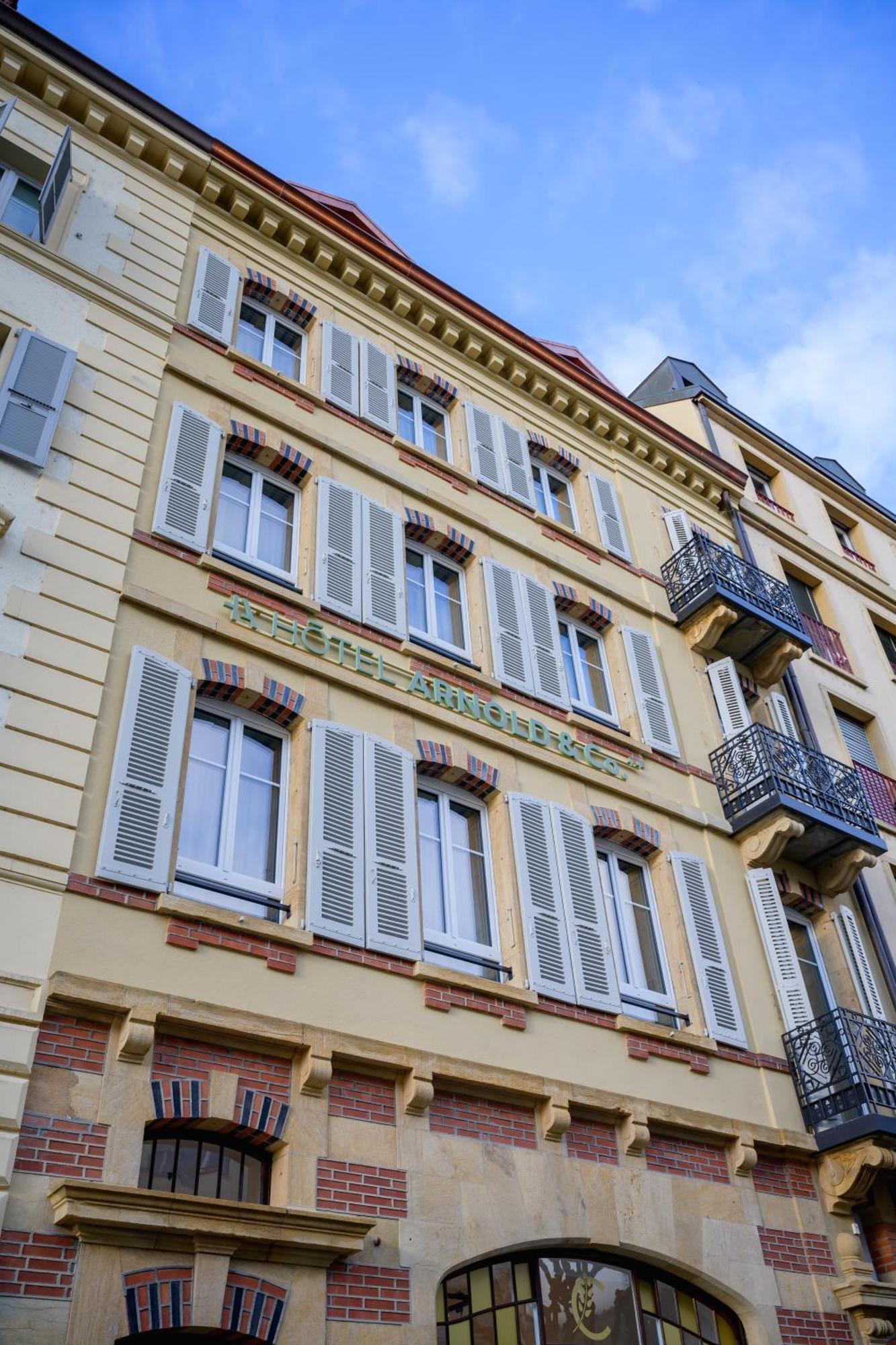 Arnold Self Check-in Neuchâtel